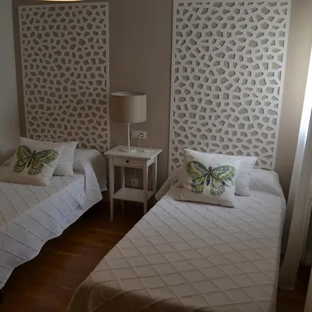 Apartament Touristhome Frei Luis Sarria