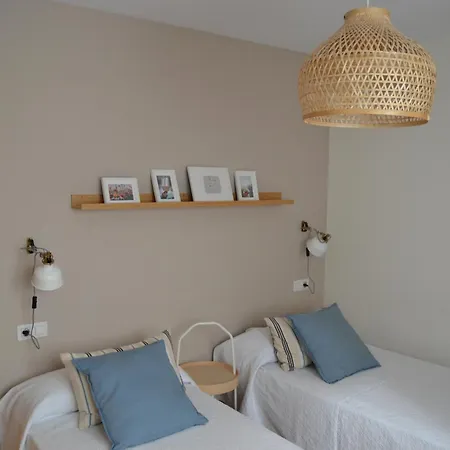 Touristhome Frei Luis Apartament Sarria